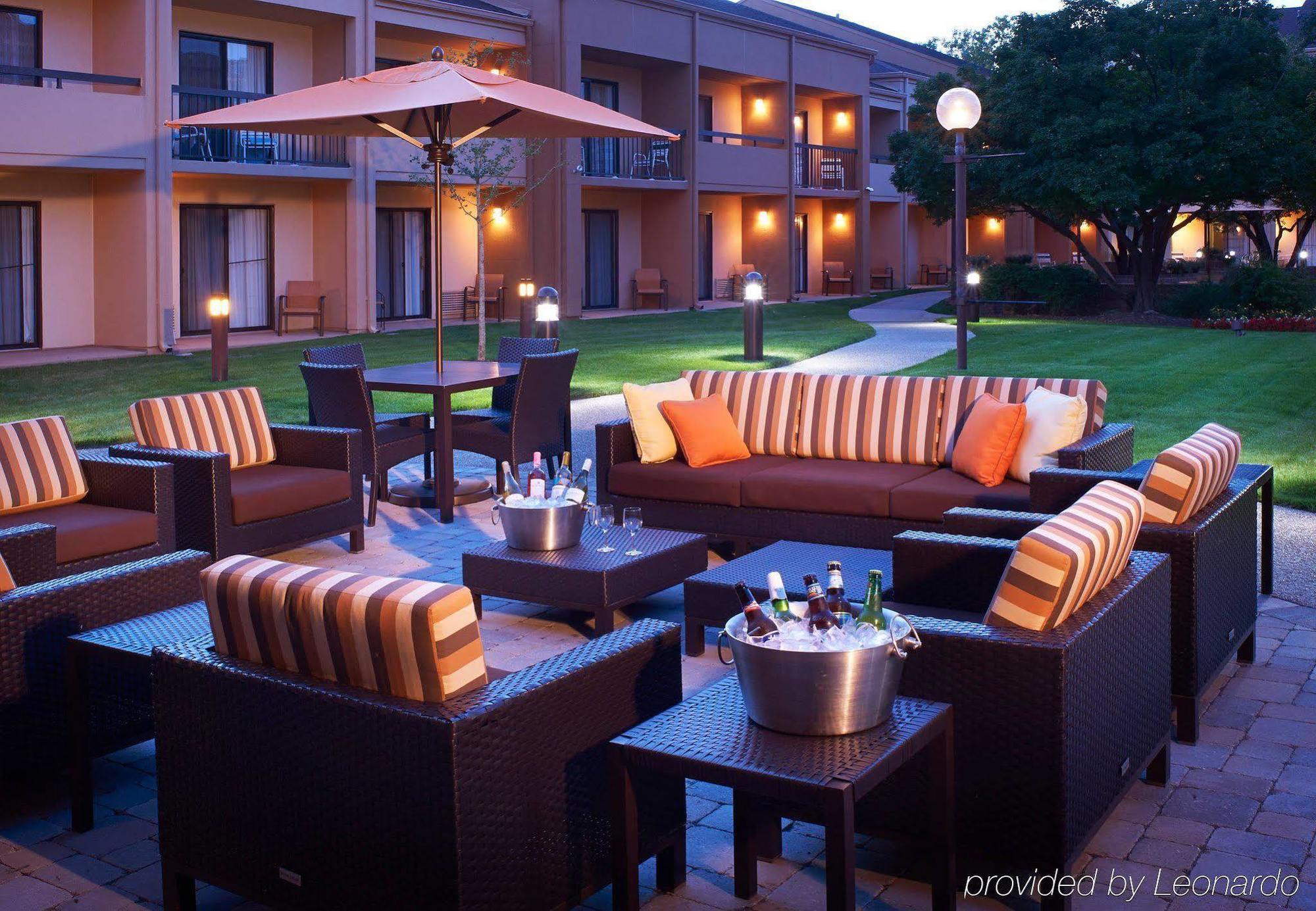 Courtyard Chicago Arlington Heights/South Hotel Kültér fotó